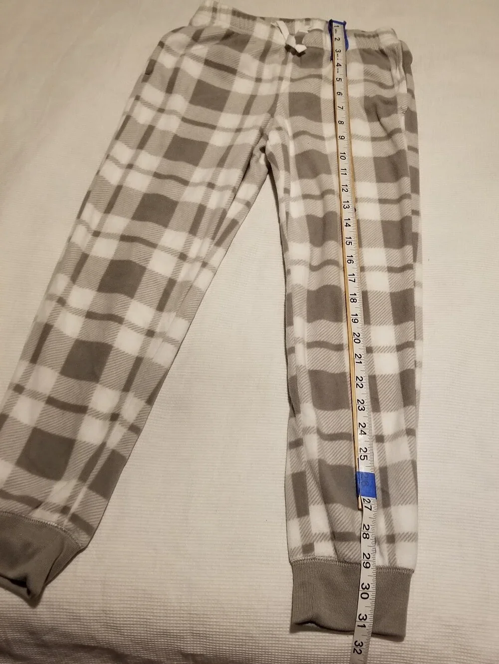 Old Navy Medium Gray And White Plaid Fleece Pajama Pants With Ribbed Cuffs